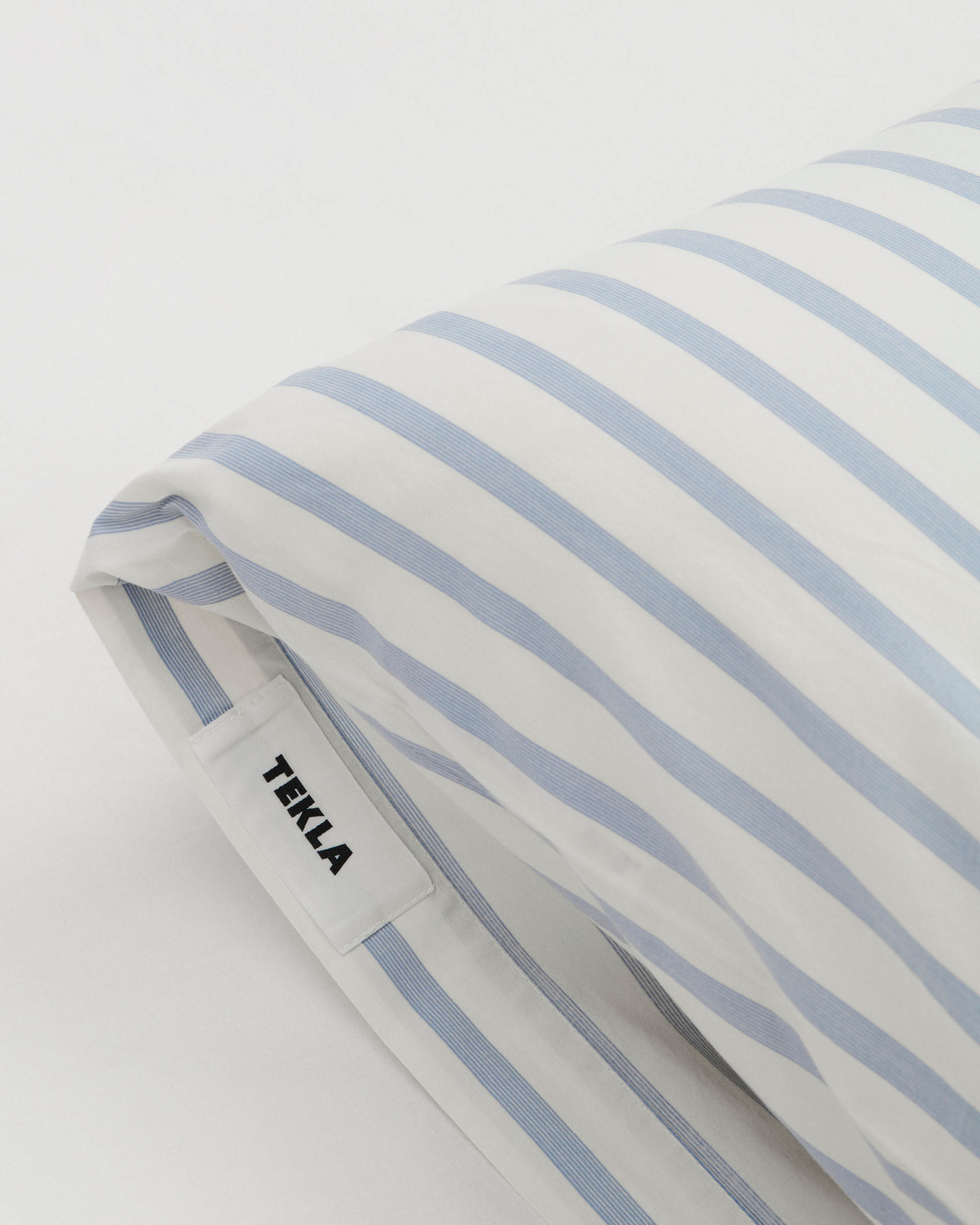 percalebedding_needlestripes_pillow_2