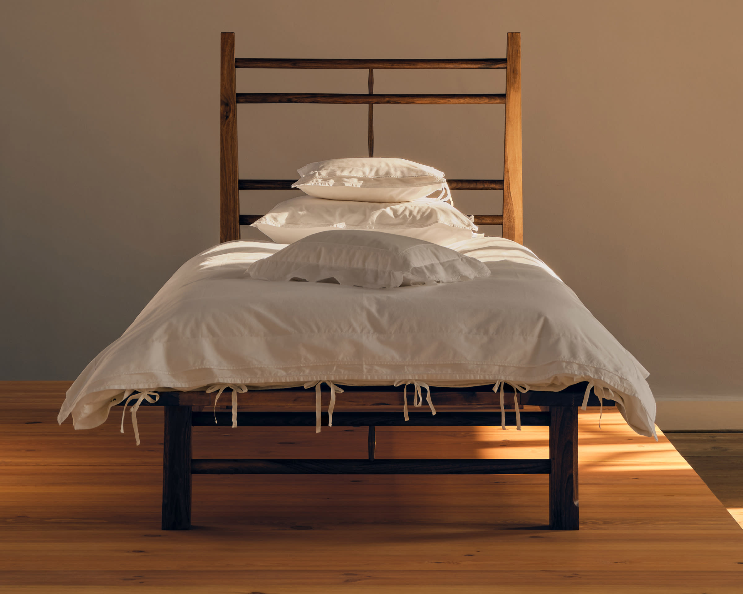Discover broderie anglaise bedding
