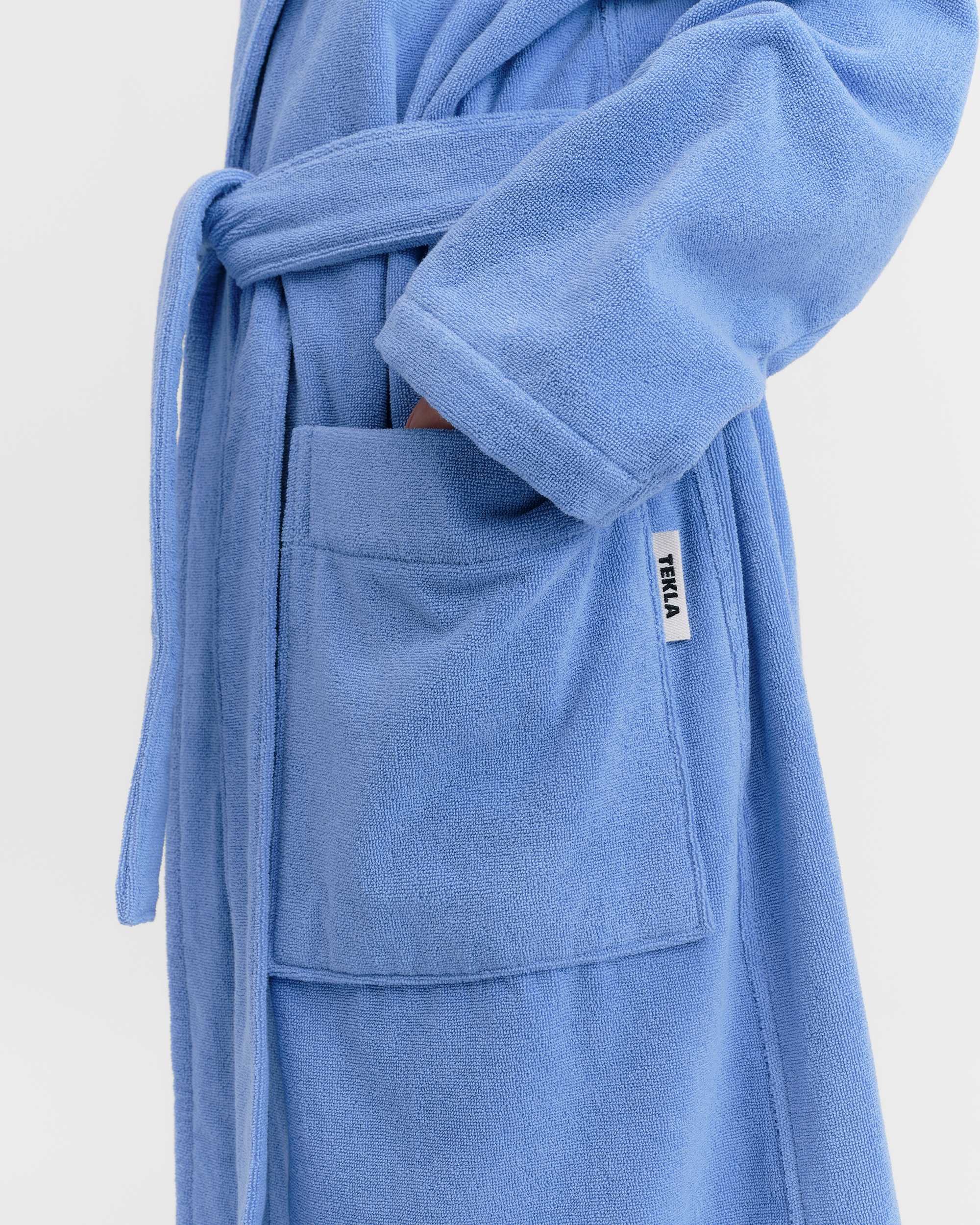 【関税込み】Tekla ブルー Terry Hooded バスローブ Hooded bathrobe – striped – Clear Blue | Tekla Fabrics