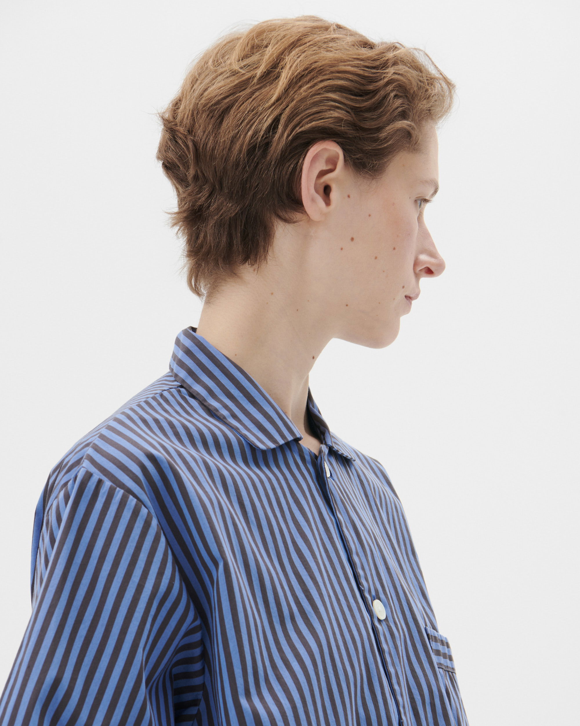 Poplin pyjamas – short-sleeved shirt – Pin Stripes | Tekla Fabrics